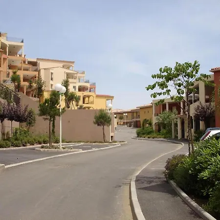 - Sleeps 4 - Parking - Pool - Sea Views